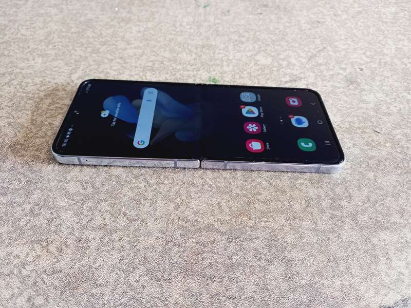 Samsung Z Flip 4 - 256GB - Blue