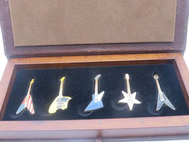 Somalia Electric Guitar Set of 5 x $1 Gold Plated Colourised Guitar Shaped Coins 2004