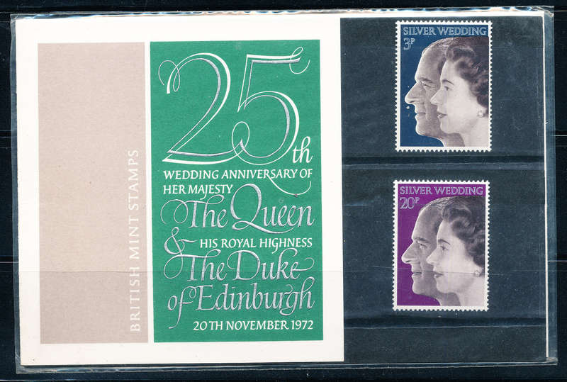 Great Britain - 1972 - 25th Anniv of Wedding Presentation of mint unhinged stamps . SG 916-917 .