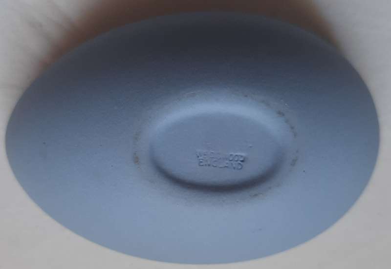 TWO WEDGWOOD JASPERWARE EGG SHAPED TRINKET VANITY/JEWELLERY HOLDERS