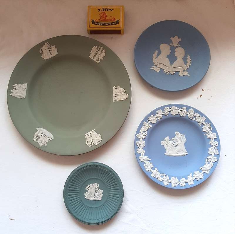 COLLECTION OF 4 WEDGWOOD JASPERWARE PLATES