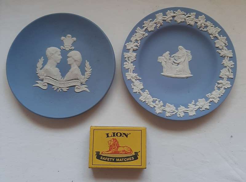 COLLECTION OF 4 WEDGWOOD JASPERWARE PLATES