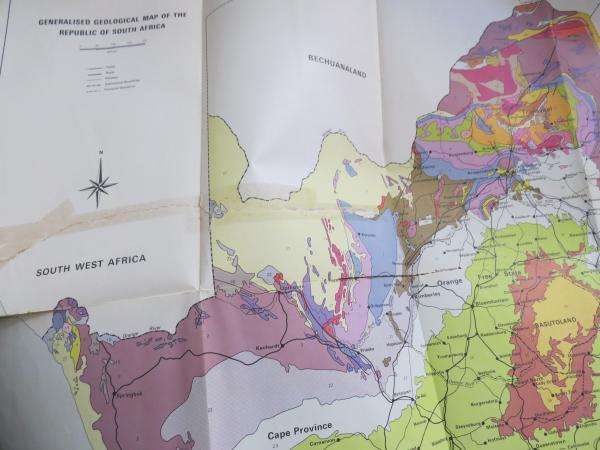 Gems, Minerals and Rocks in Southern Africa - J. R. McIver