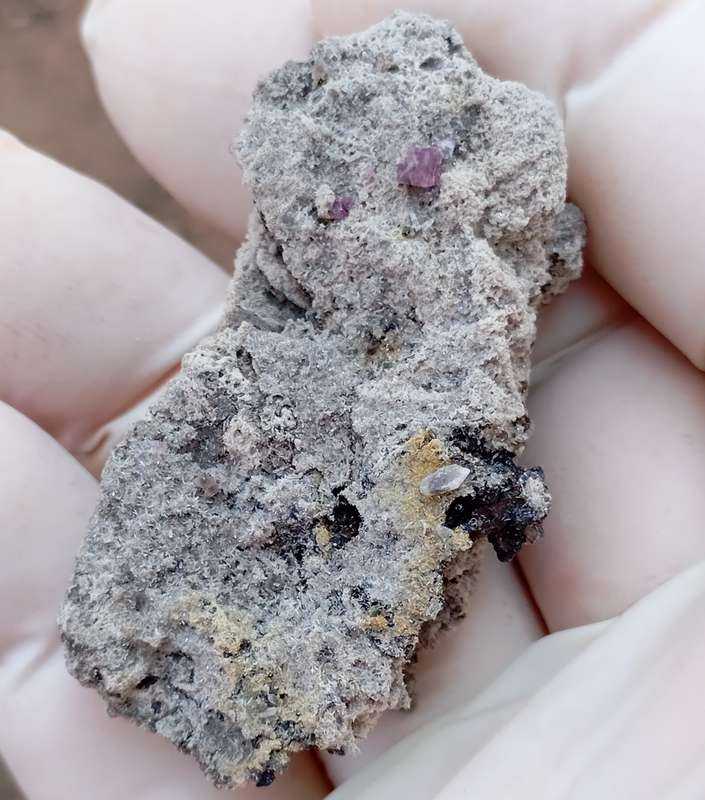 Chalcedony hematite fluorite - Locality unknown