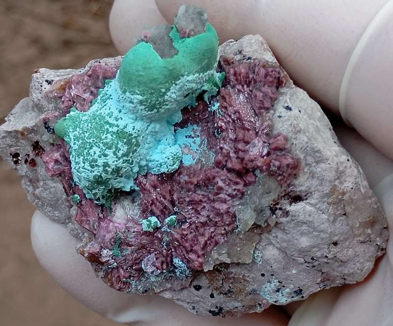 Cobaltoan calcite kolwezite chrysocolla heterogenite - Kakanda deposit DRC Congo