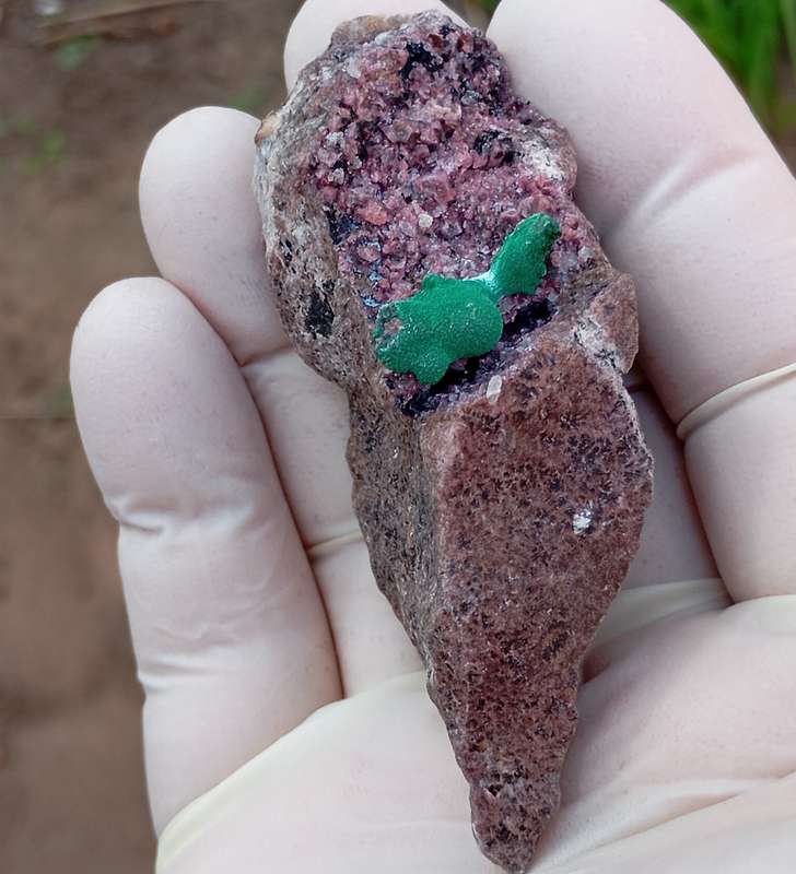 Cobaltoan calcite chrysocolla heterogenite malachite quartz - Kakanda deposit DRC Congo