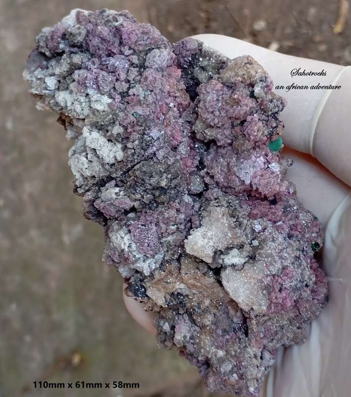 Cobaltoan calcite heterogenite and quartz - Kakanda deposit DRC Congo