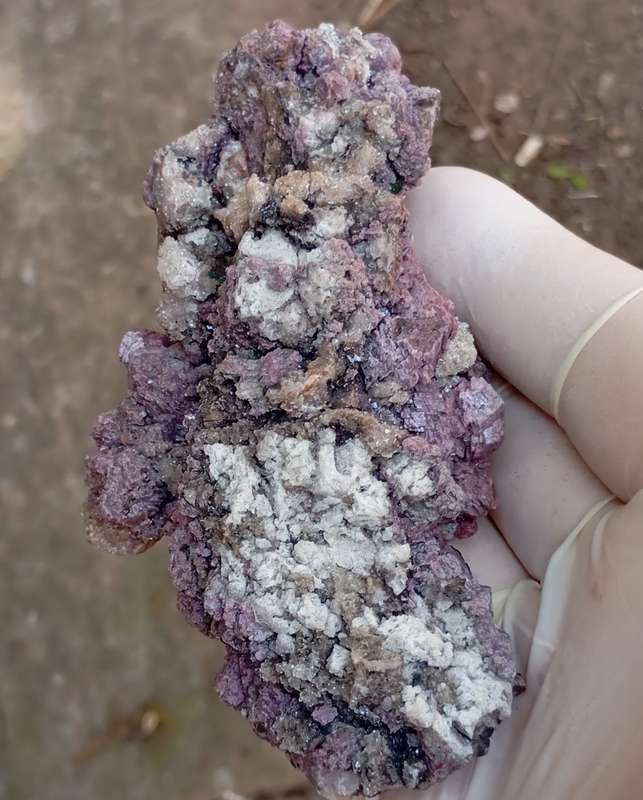 Cobaltoan calcite heterogenite and quartz - Kakanda deposit DRC Congo