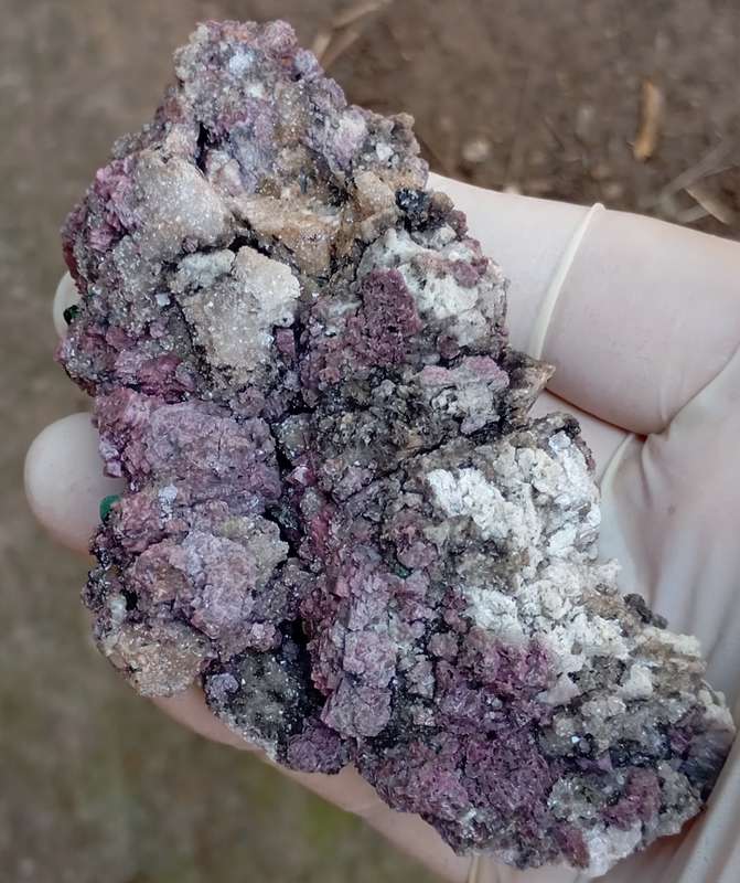 Cobaltoan calcite heterogenite and quartz - Kakanda deposit DRC Congo