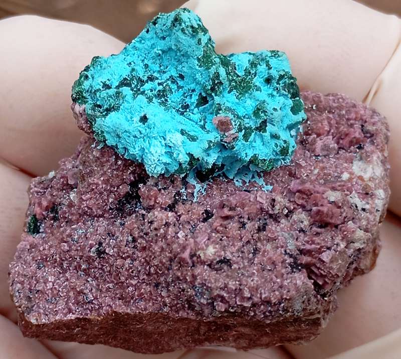Cobaltoan calcite chrysocolla malachite - Kakanda deposit DRC Congo
