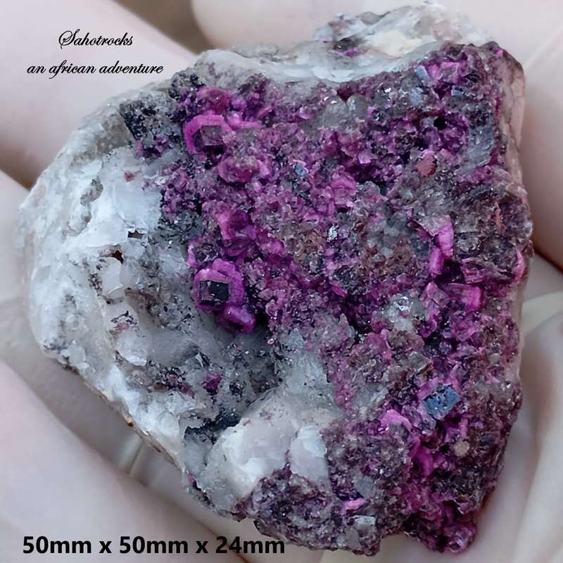 Cobaltoan calcite heterogenite quartz - Mashamba West mine DRC Congo