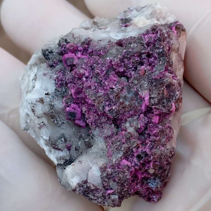 Cobaltoan calcite heterogenite quartz - Mashamba West mine DRC Congo