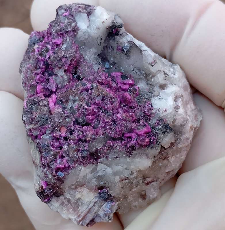 Cobaltoan calcite heterogenite quartz - Mashamba West mine DRC Congo