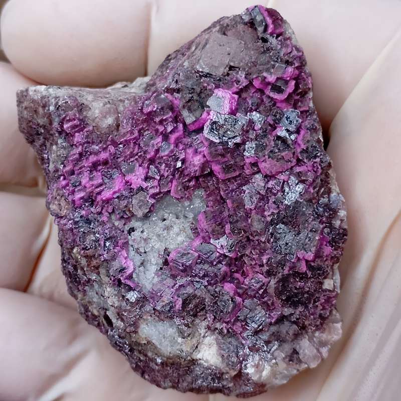 Cobaltoan calcite heterogenite quartz - Mashamba West mine DRC Congo