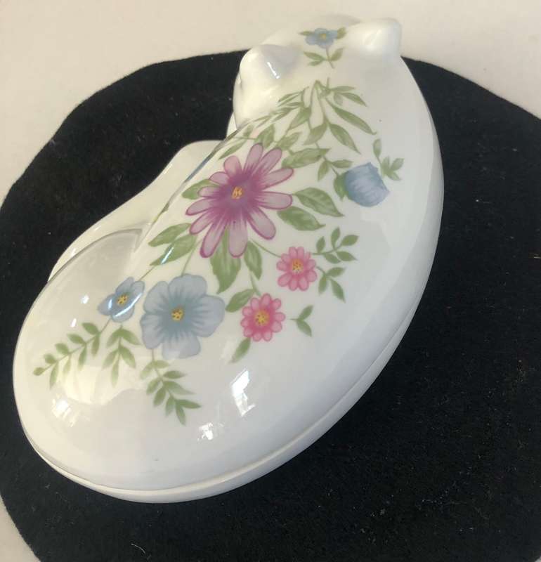 Collectable Elizabeth Arden - Cat Shaped Trinket Holder- Made in Japan