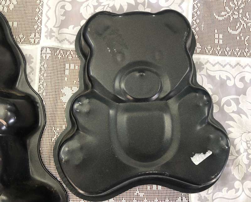 Dinosaur and Teddy Bear Cake Pan Set