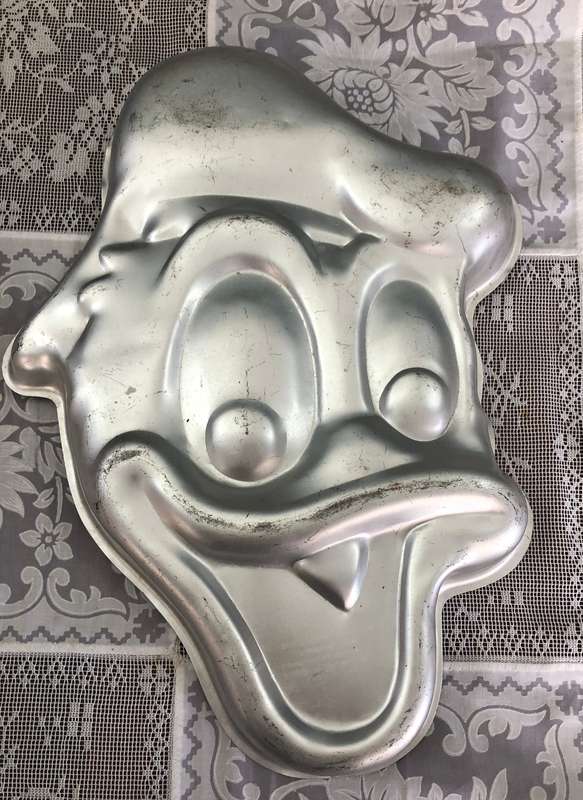Wilton Donald Duck Shaped Cake Pan - Walt Disney