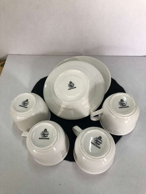Vintage HUGENOT ROYALE SAA/SAL  Set of 4 Cups and 4 Saucers