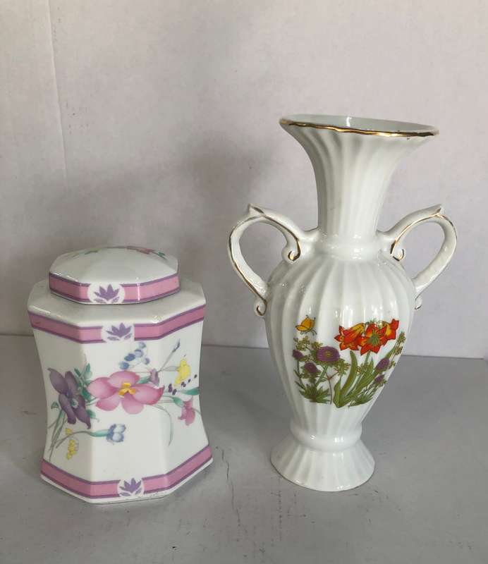 Beautiful Flower Vase and Ginger Jar