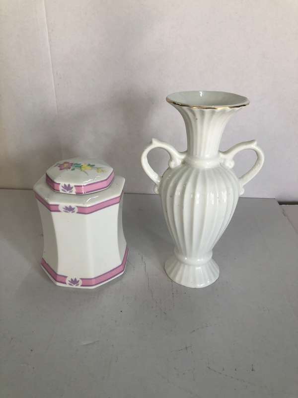 Beautiful Flower Vase and Ginger Jar