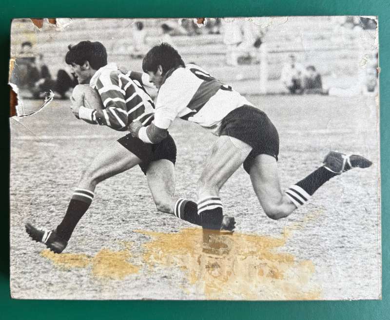 Blocked old rugby photo - Gert Schutte tackling Joggie Viljoen
