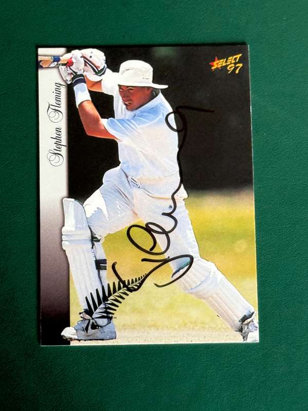 Cricket Card - *SIGNED* Stephen Fleming 1997 Select Cricket Card