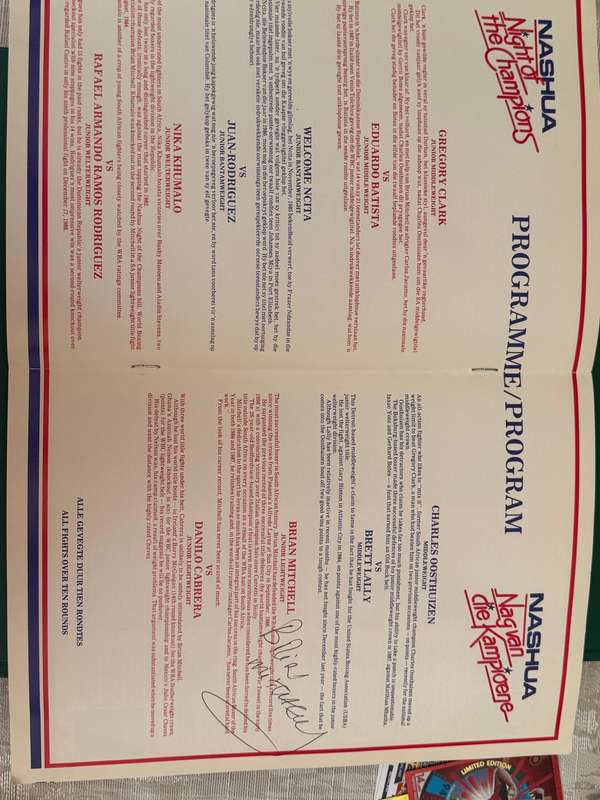 Boxing Programme - *SIGNED* Brian Mitchell vs Danilo Cabrera 04/06/1988