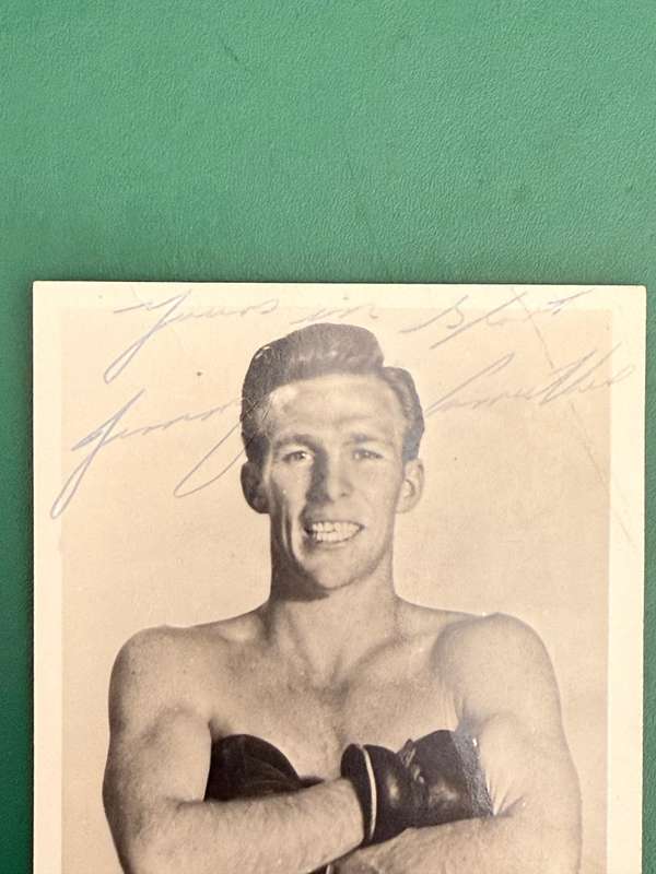 Boxing Signature -  Jimmy Carruthers (1952 World Bantamweight Champion)
