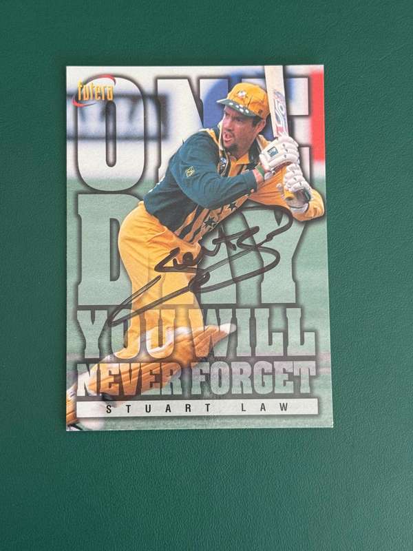 Cricket Card - *SIGNED* Stuart Law (Nr71) 1996 Futera Cricket Card