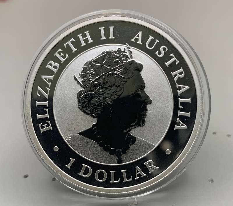 2022    AUSTRALIAN       `  KOOKABURRA `       1oz      PURE  SILVER      MINT MARKED