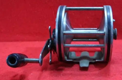 Model Chuyo 1800 fishing Reel - made in Japan
