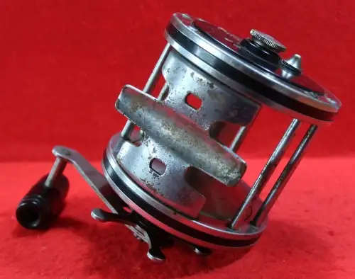 Model Chuyo 1800 fishing Reel - made in Japan