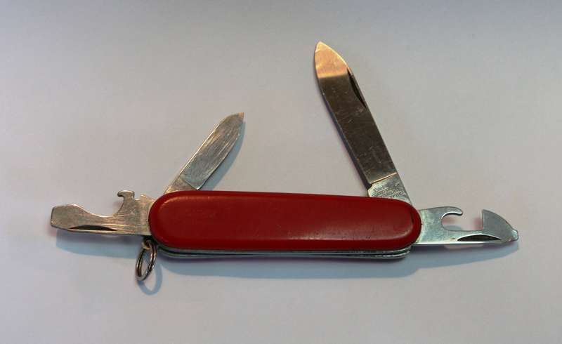 Victorinox - 84mm - Swiss Army Knife (Economy Recruit)