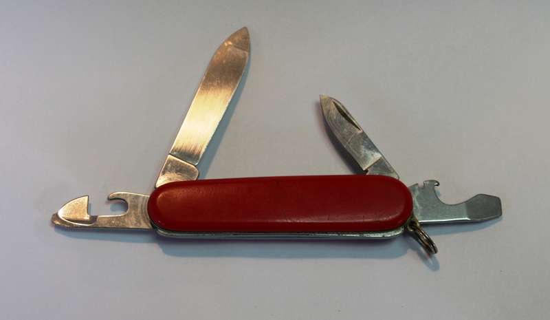 Victorinox - 84mm - Swiss Army Knife (Economy Recruit)