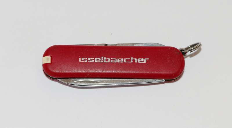 Victorinox - 58mm - Swiss Army Knife - (Classic) - isselbaecher