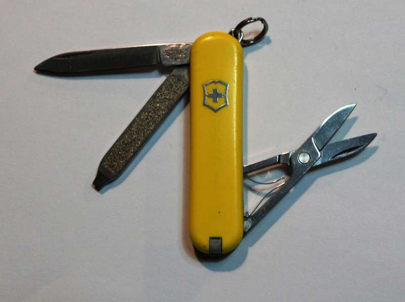 Victorinox - 58mm - Swiss Army Knife - (Classic SD)