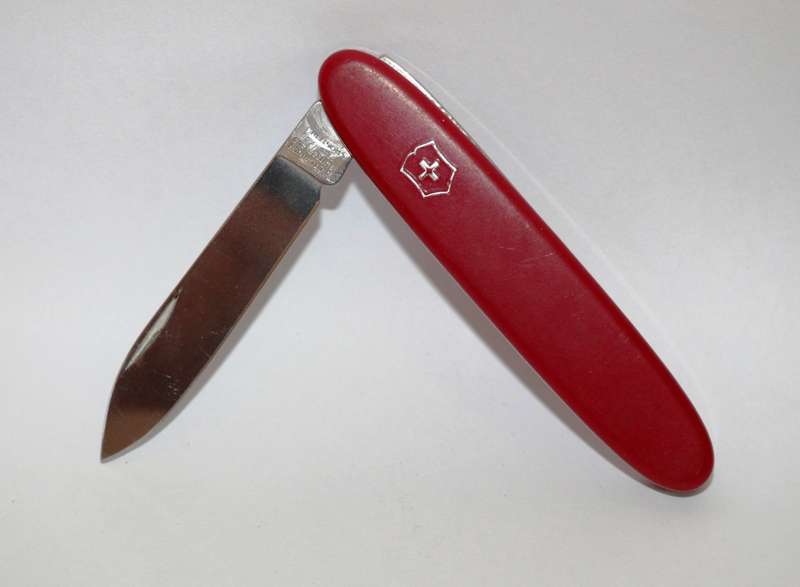 Victorinox - 84mm - Swiss Army Knife (Sentry)