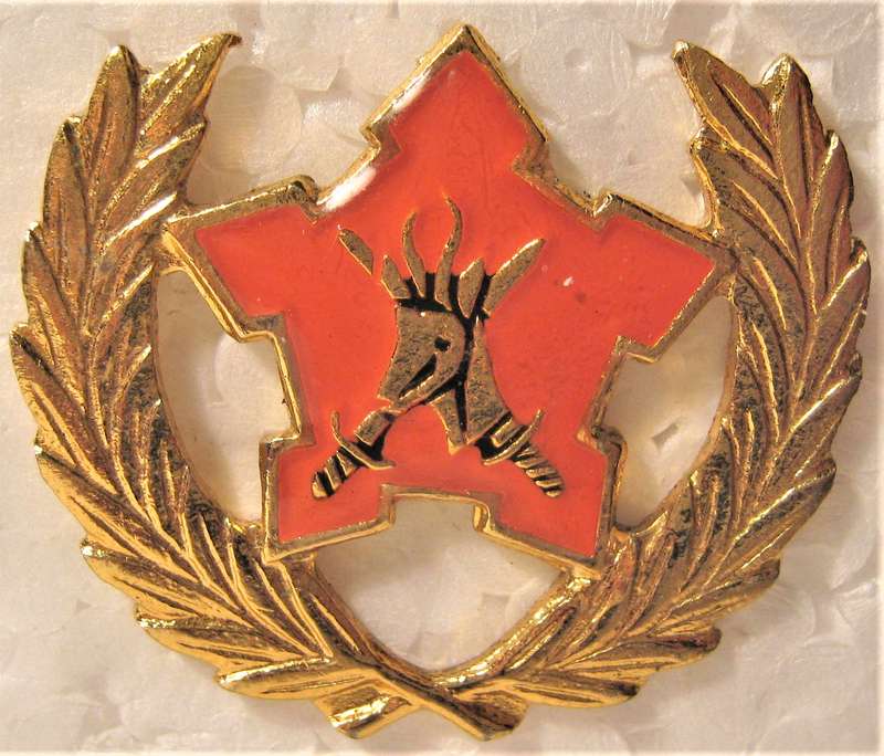 OLD ARMY CITIZEN FORCE 5 YEAR VOLUNTEER SERVICE BREAST BADGE IN VERY GOOD CONDITION