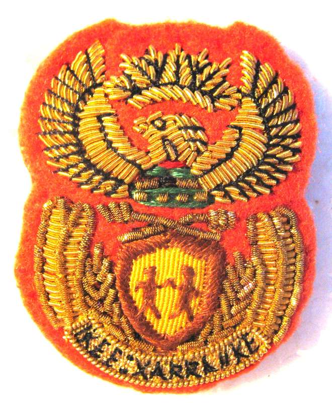 SANDF SENIOR OFFICERS MAJOR CAP BADGE UNUSED