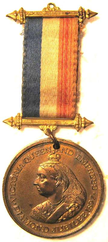 1897 QUEEN VICTORIA DIAMOND JUBILEE MEDAL WITH RIBBON - GILDING WHITE METAL IN VERY GOOD CONDITION