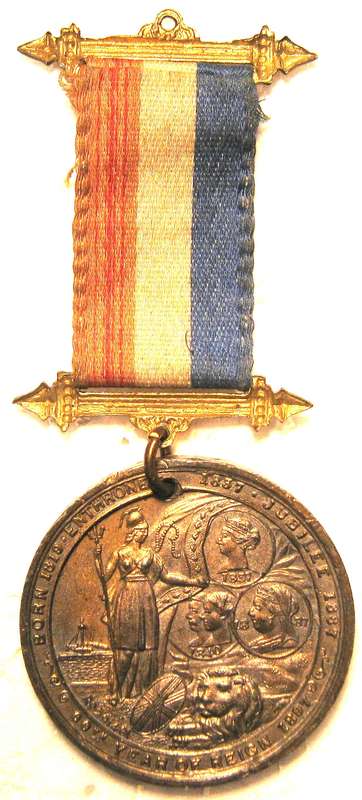 1897 QUEEN VICTORIA DIAMOND JUBILEE MEDAL WITH RIBBON - GILDING WHITE METAL IN VERY GOOD CONDITION