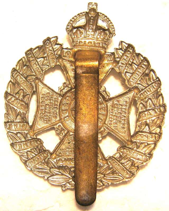 RIFLE BRIGADE CAP BADGE 1910-1937 VERSION IN VERY GOOD CONDITION