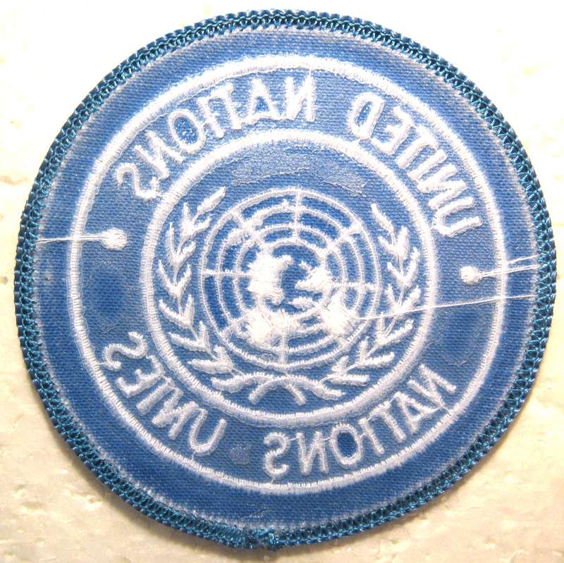 UNITED NATIONS CLOTH BADGE WORN FOR PEACE KEEPING - UNUSED