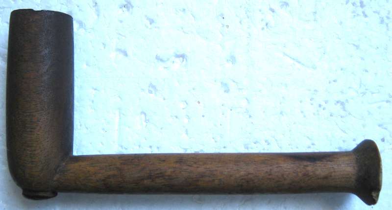 OLD XHOSA HAND CARVED SMOKING PIPE "INQAWE" STILL HAS TOBACCO IN IT 15 CM GOOD USED CONDITION