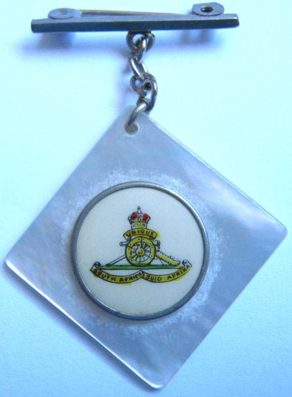 WW2 SOUTH AFRICAN ARTILLERY SWEETHEART BROOCH IN VERY GOOD CONDITION