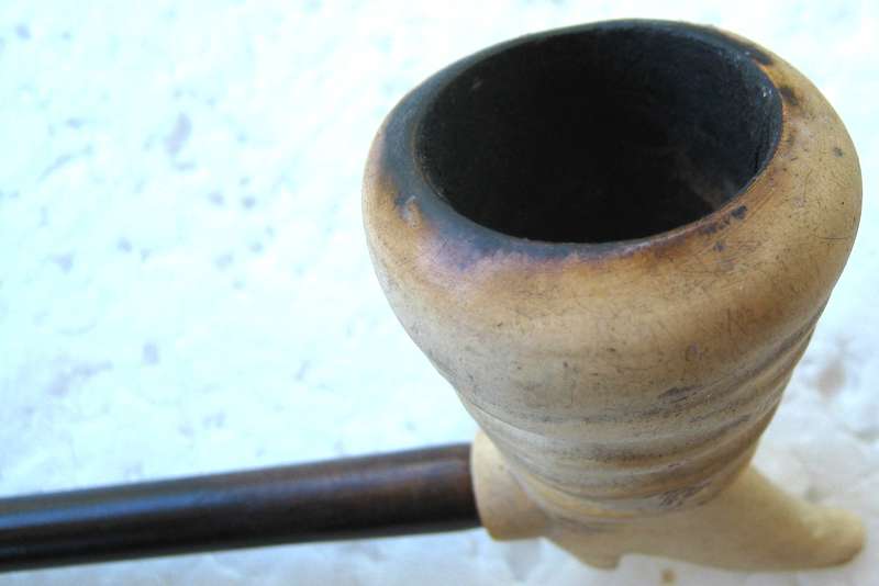 VINTAGE MEERSCHAUM LONG STEM PIPE IN THE SHAPE OF A BOOT IN CASE - 18.5CM LONG, BOWL 4.5 X 3.5 WIDE