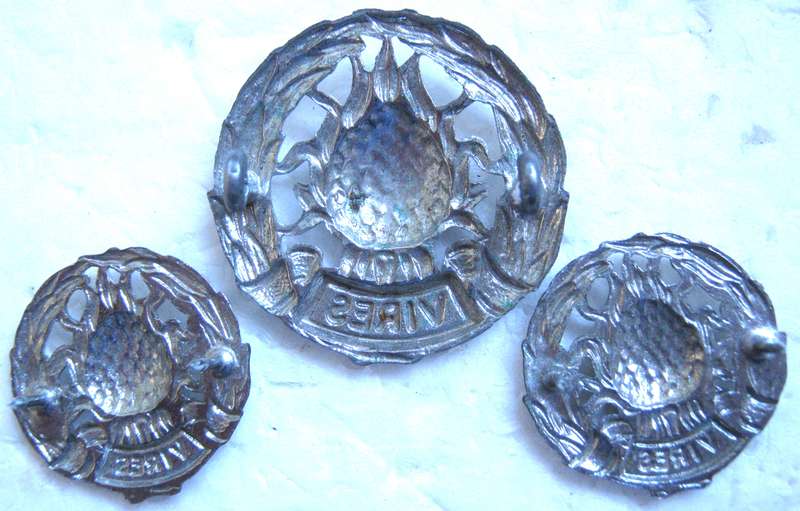 REGIMENT BOLAND CHROMED CAP AND COLLAR BADGES WITH LUGS AND PINS IN GOOD CONDITION