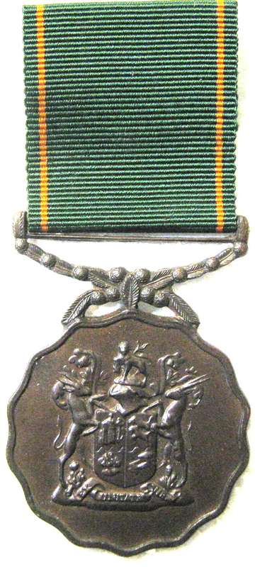SADF FULL SIZE COMMANDO BRONZE  10 YEAR SERVICE MEDAL IN VERY GOOD CONDITION