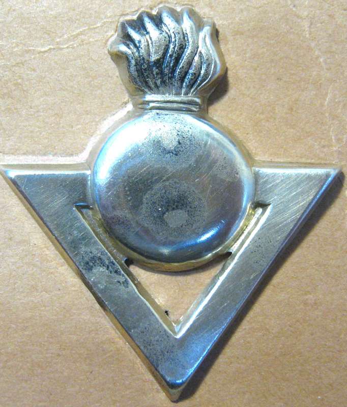 WW2 FINLAND MEASUREMENT BATTERY (ACCURACY) SHOULDER STRAP BADGE 1 PIN GOOD CONDITION
