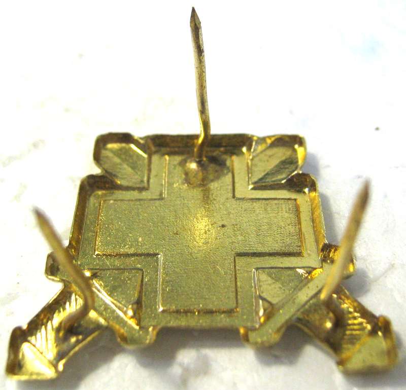 WW2 FINLAND MILITARY HOSPITALS AND MILITARY DISPENSARIES SHOULDER STRAP BADGE 3 PINS GOOD CONDITION